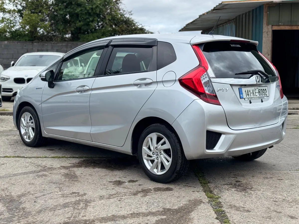 Honda Fit 1.5 hyrbid 63000kms 2014 - Image 5