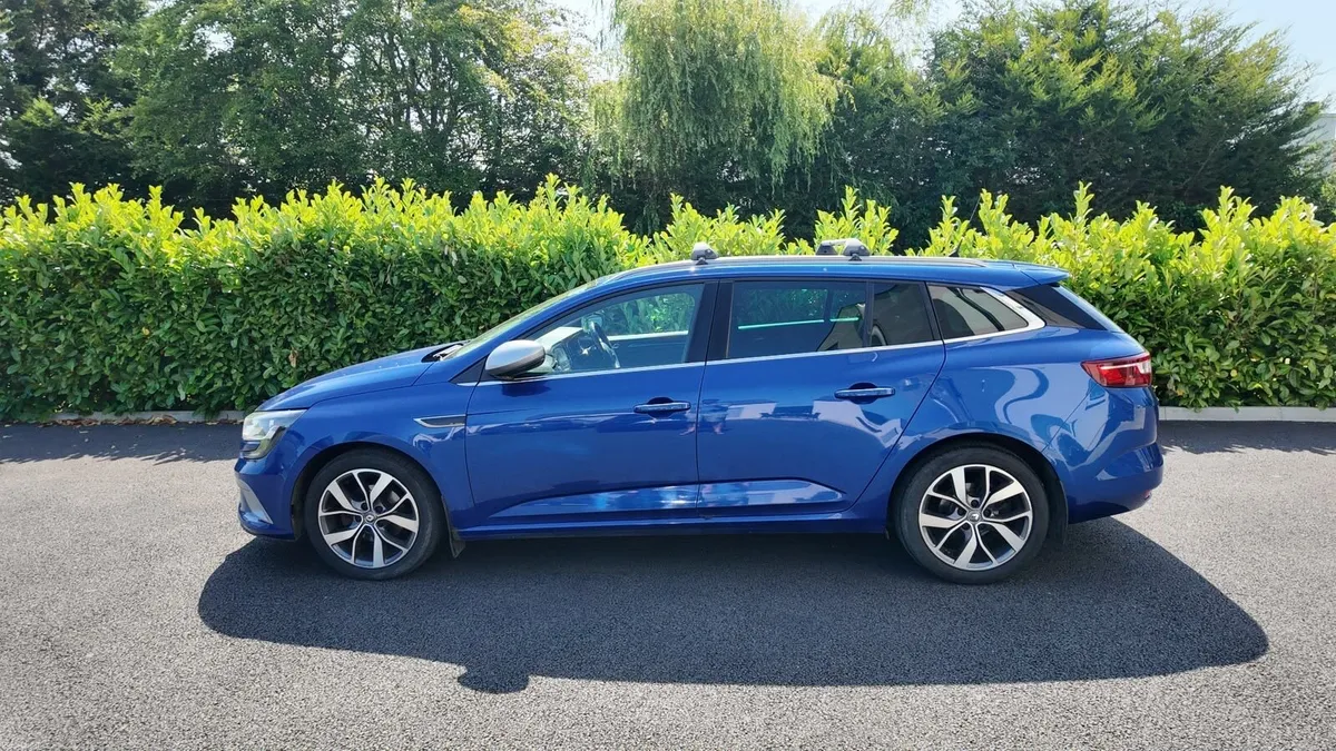 Renault Megane IV Sport Tourer GT Line NA 5DR 2017 - Image 3