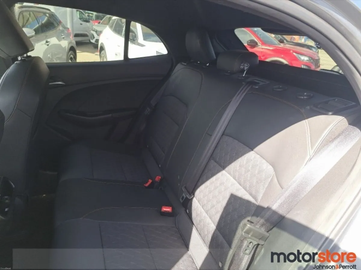 MG MG3  EXCLUSIVE HYBRID+ 5DR AUTO - Image 4
