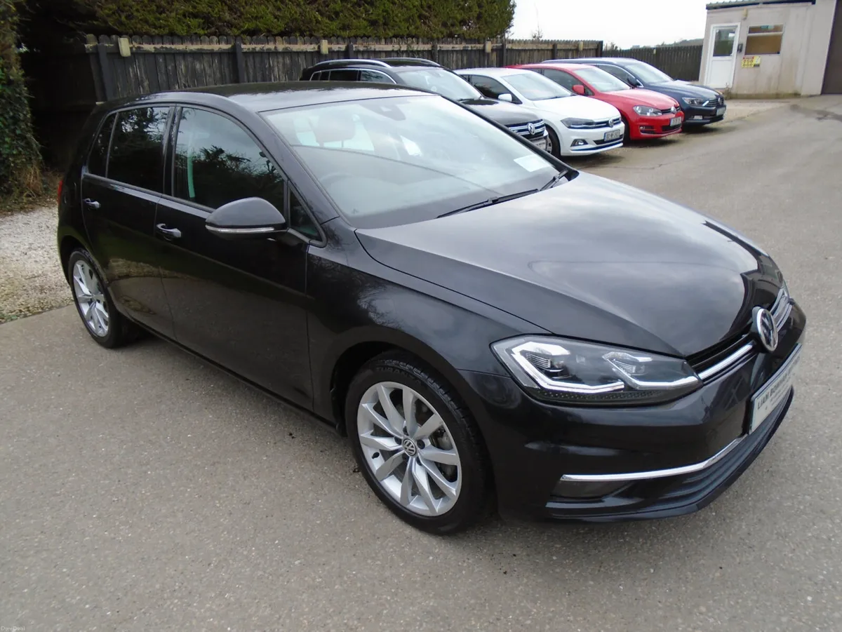 Volkswagen Golf 2018,1.2 tsi auto,low kms,camera - Image 1