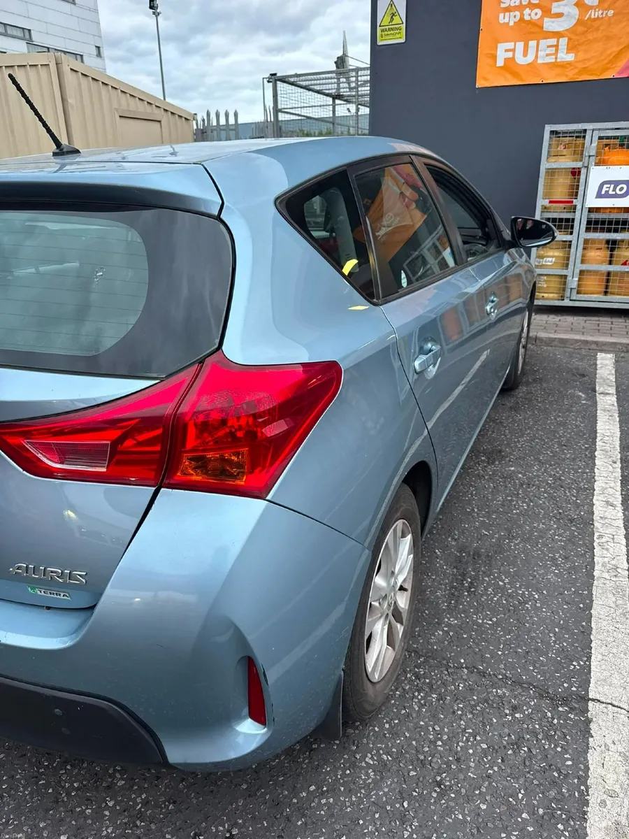 2013 Toyota Auris 1.33 Petrol Manual - Image 3
