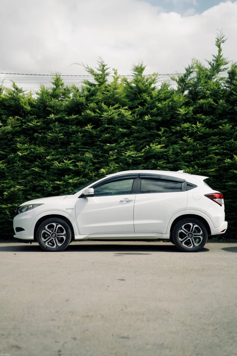 Honda Vezel Hybrid 2015 | Low Mileage | Only 52K - Image 2
