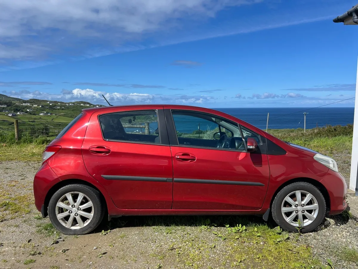 2012 Toyota Yaris - Image 3