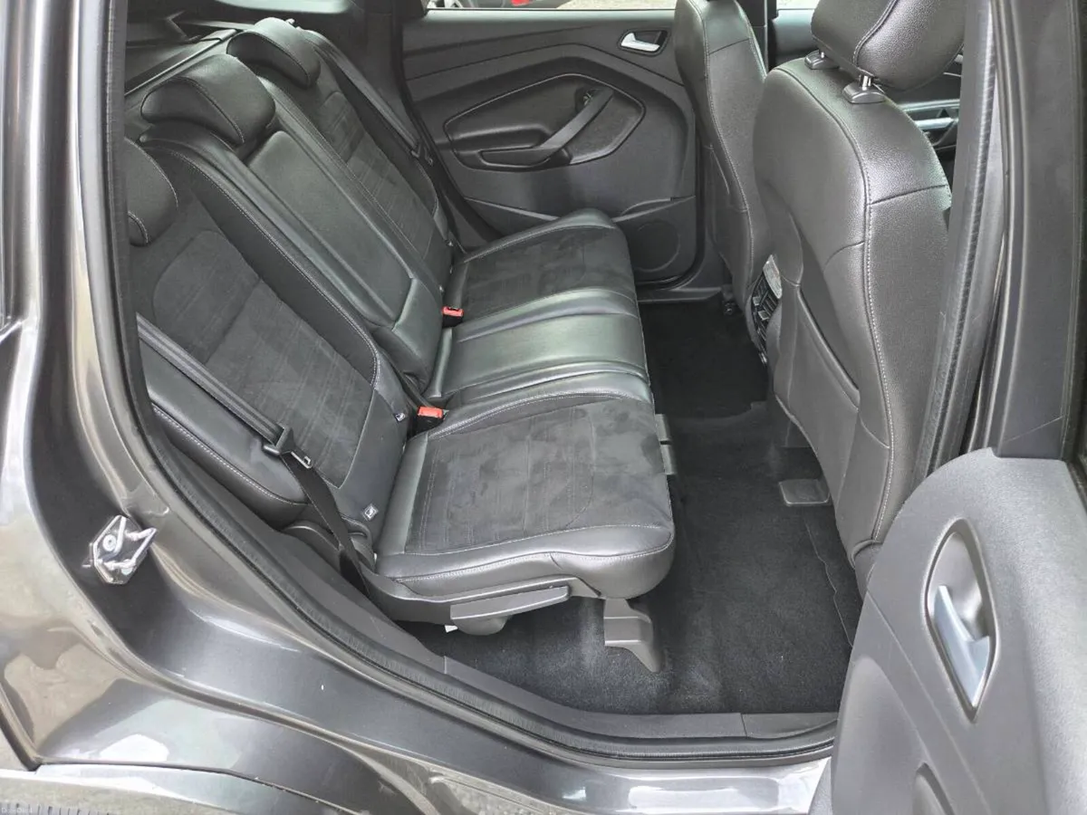 Very Low Mileage Ford Kuga 1.5 TDCi ST Line - Image 6