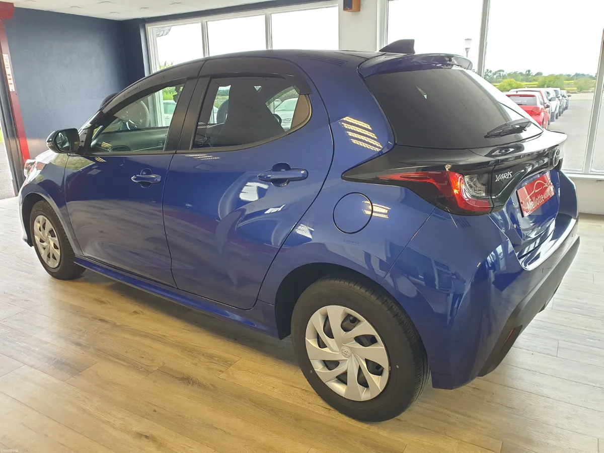 TOYOTA YARIS 1.0 AUTO**ONLY 11000 KMS** - Image 3