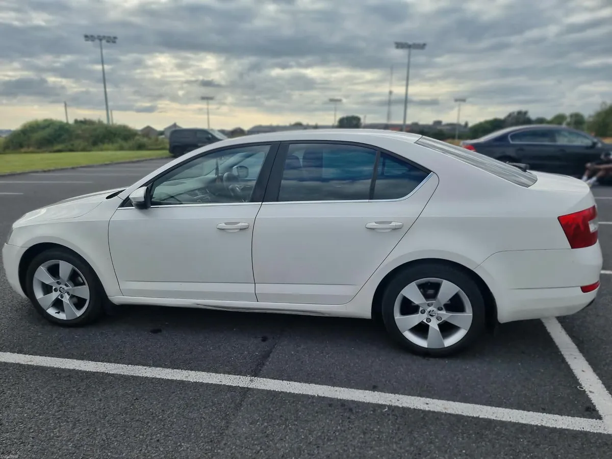 Skoda Octavia 2015 Low Mileage 1.6 Diesel - Image 5