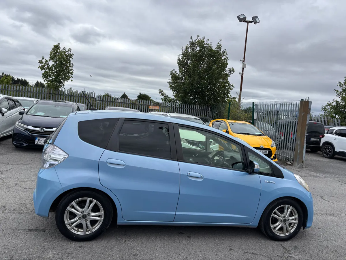 HONDA FIT 2013 / Hybrid/ - Image 4