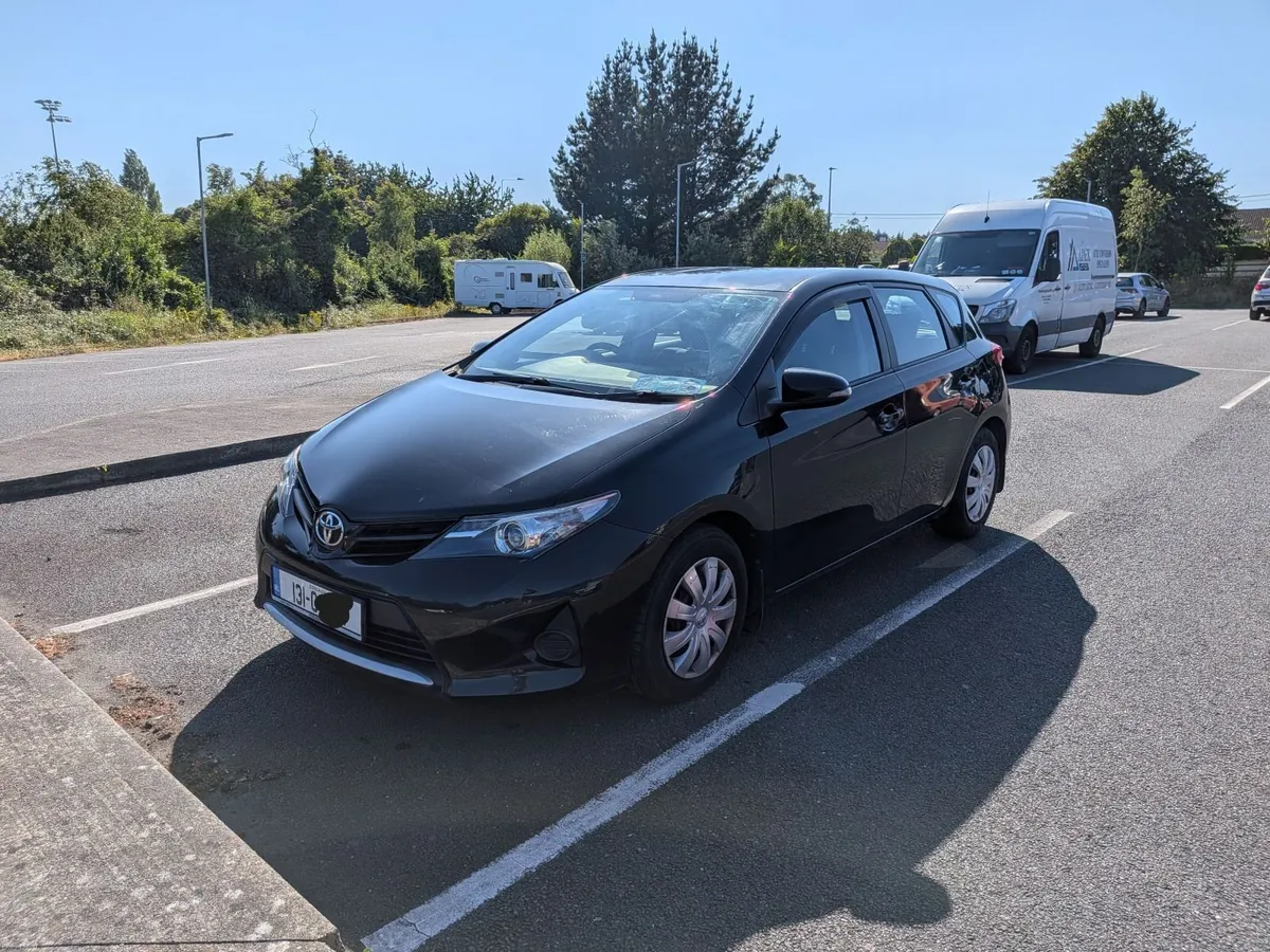 Toyota Auris 2013 - Image 1
