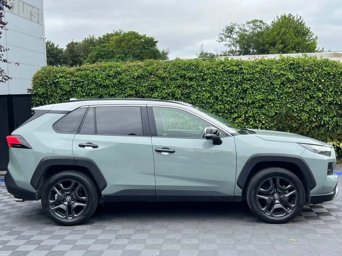 Toyota RAV4 ADVENTURE 2.5 HYBRID AUTO // 19" ALLOY - Image 2