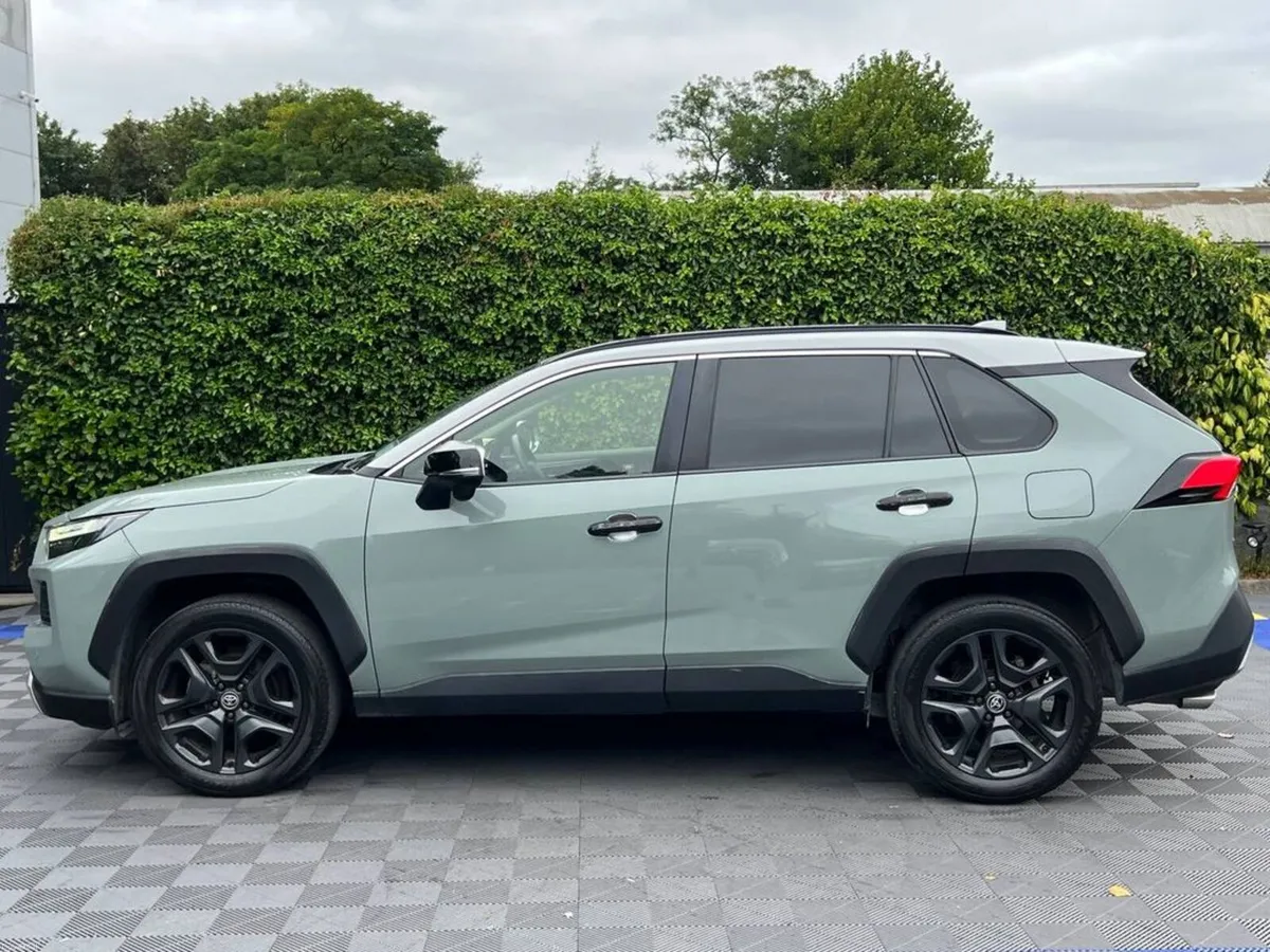 Toyota RAV4 ADVENTURE 2.5 HYBRID AUTO // 19" ALLOY - Image 3