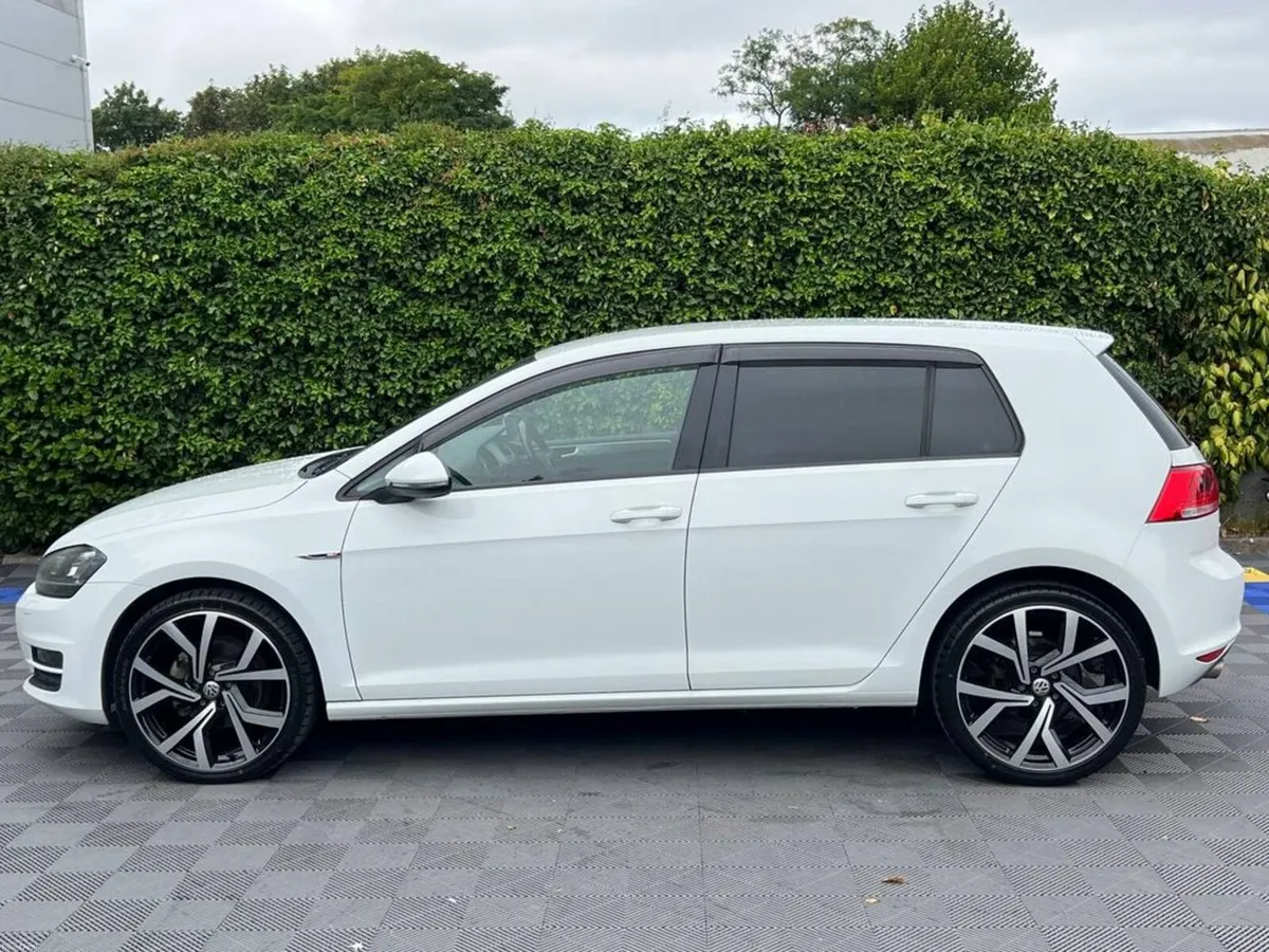 Volkswagen Golf COMFORTLINE R-LINE PACK 1.2 TSI AU - Image 3