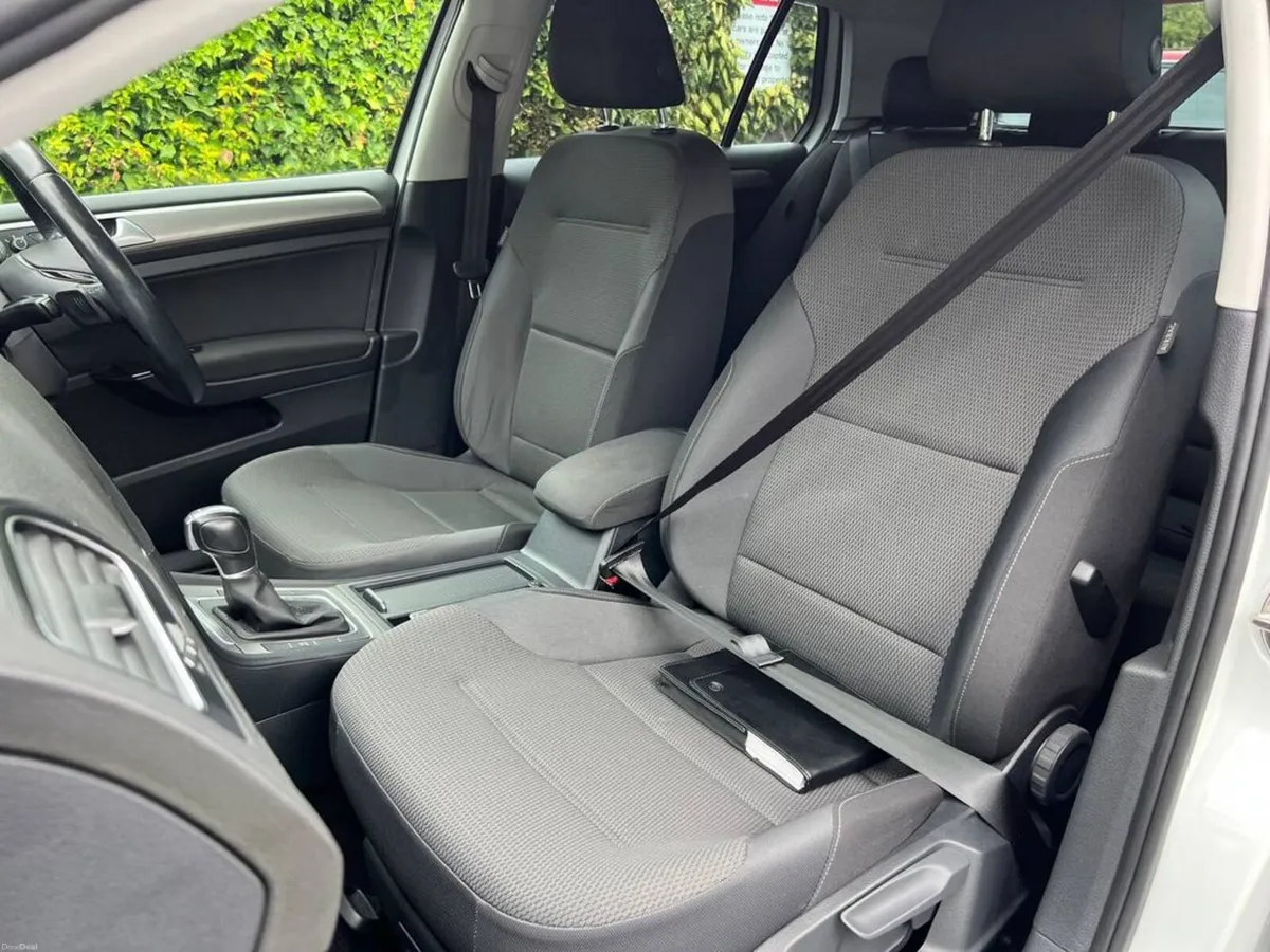 Volkswagen Golf COMFORTLINE R-LINE PACK 1.2 TSI AU - Image 6