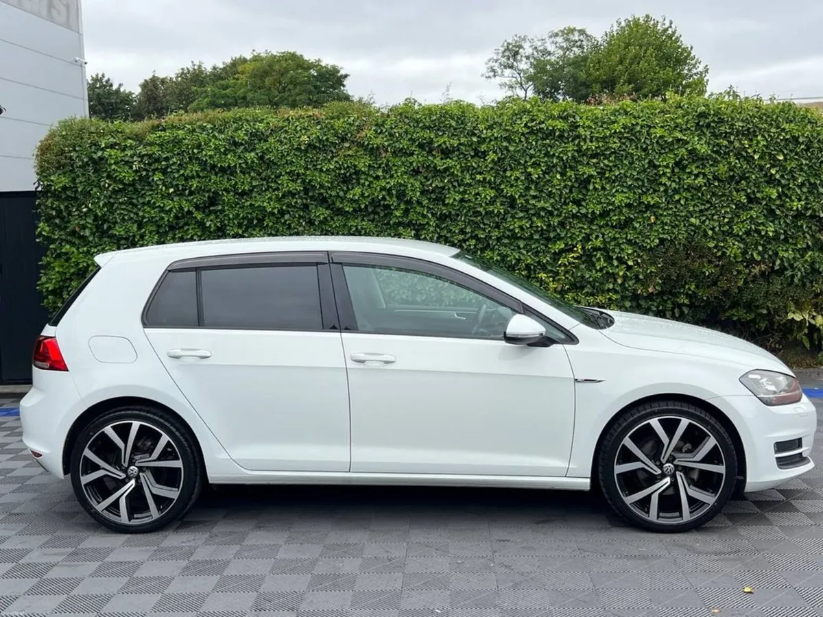 Volkswagen Golf COMFORTLINE R-LINE PACK 1.2 TSI AU - Image 2