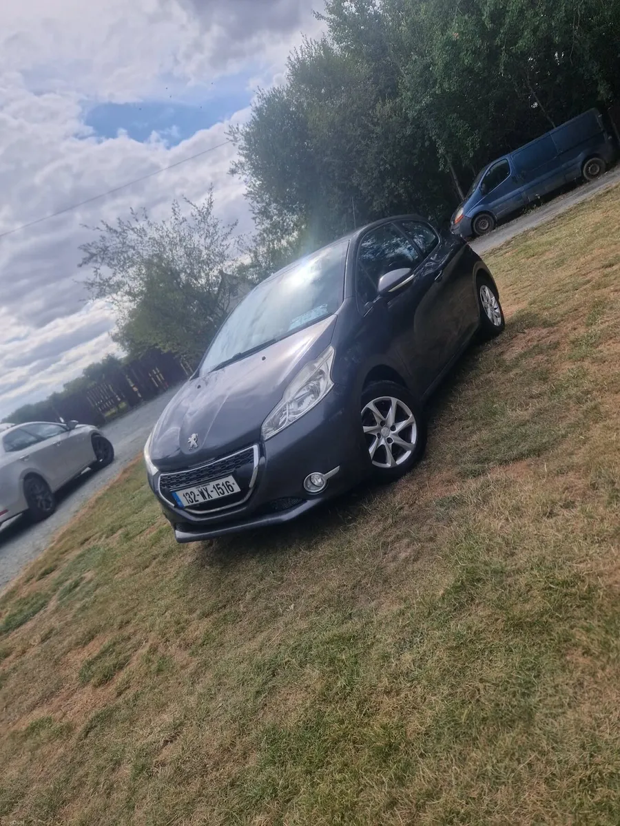 131 Peugeot 208 2 door - Image 3