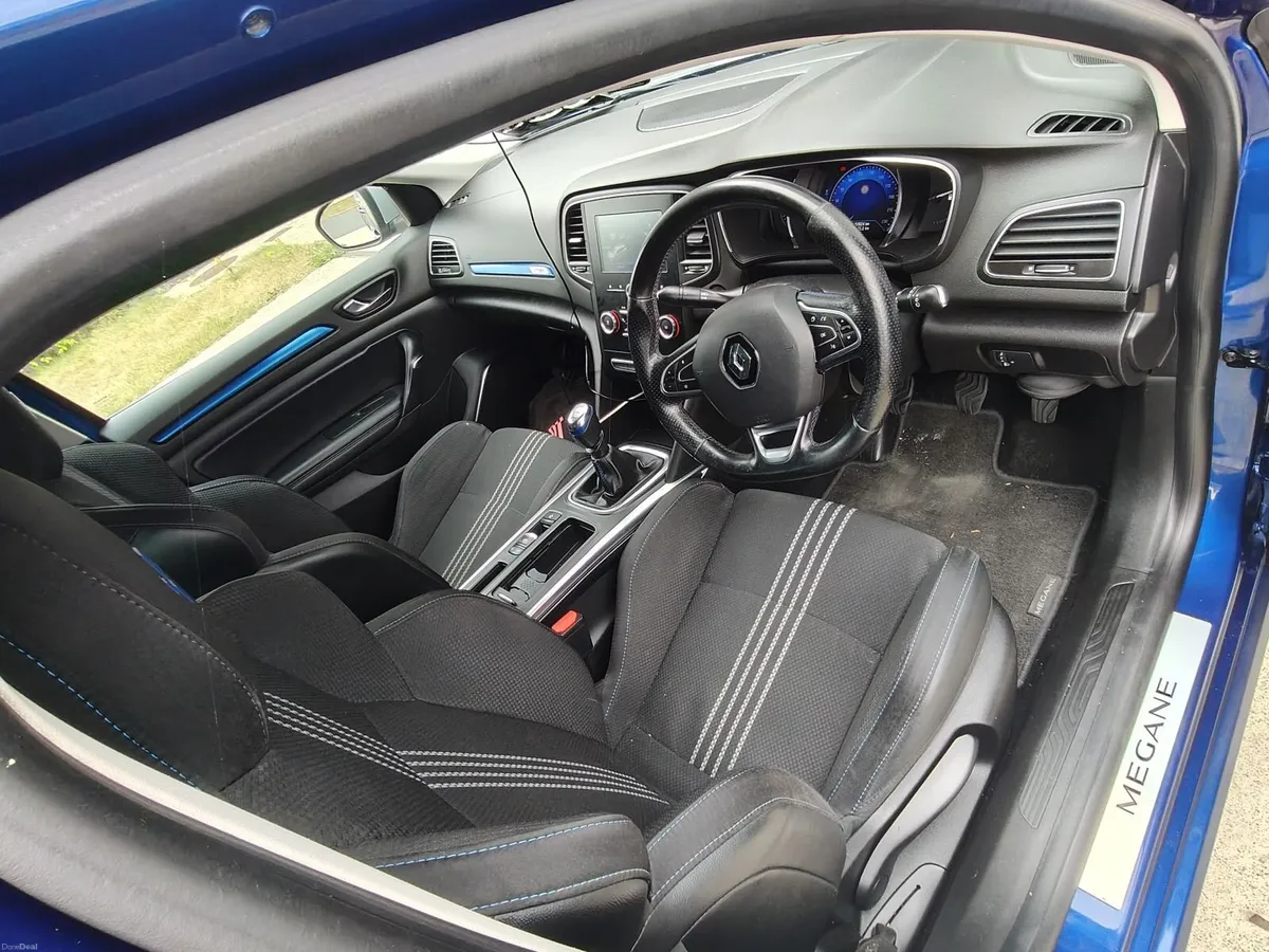 Renault Megane 2018 - Image 1