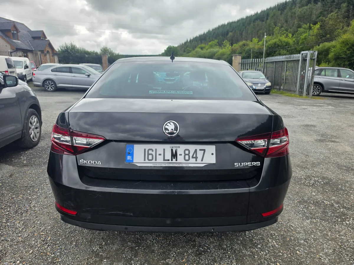 Skoda Superb 2016 - Image 4