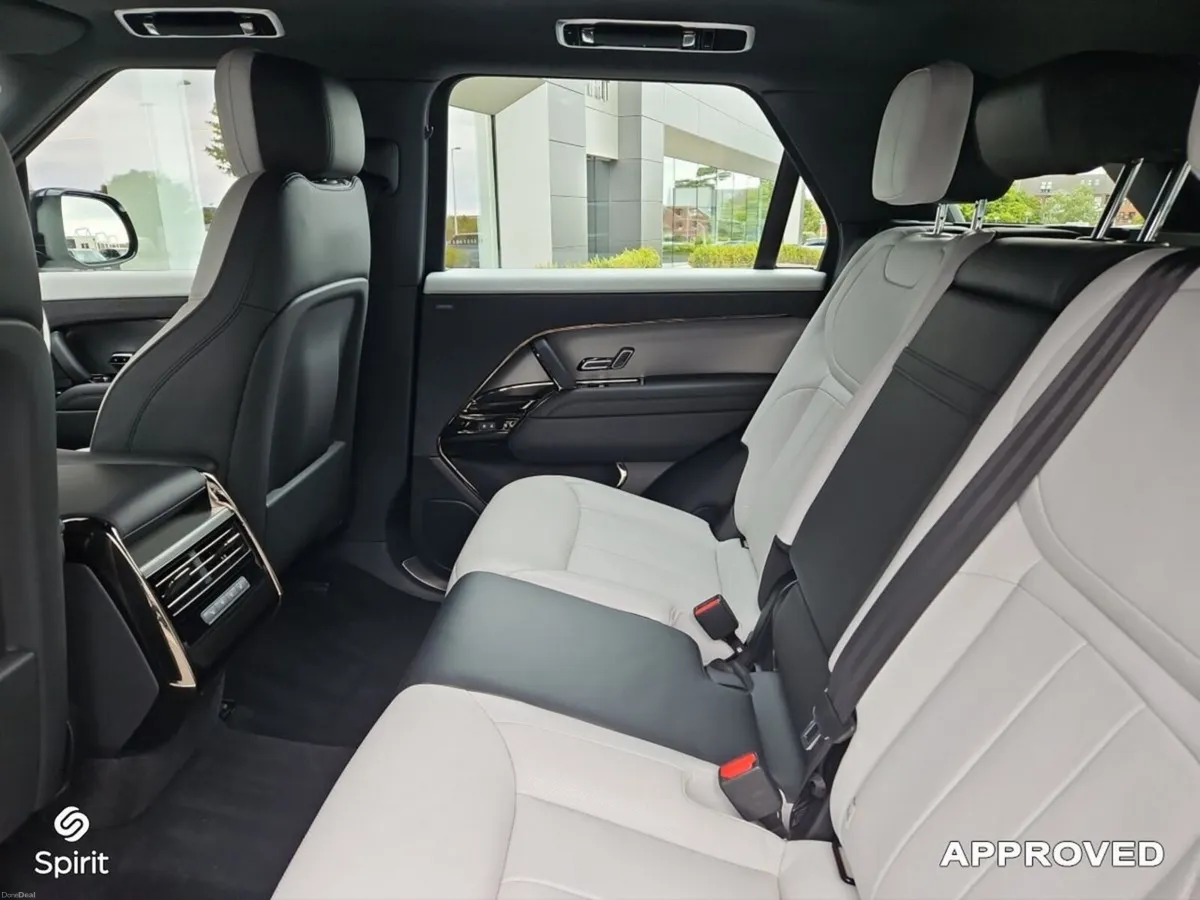 Land Rover Range Rover Sport 3.0 PHEV Dynamic SE - Image 5
