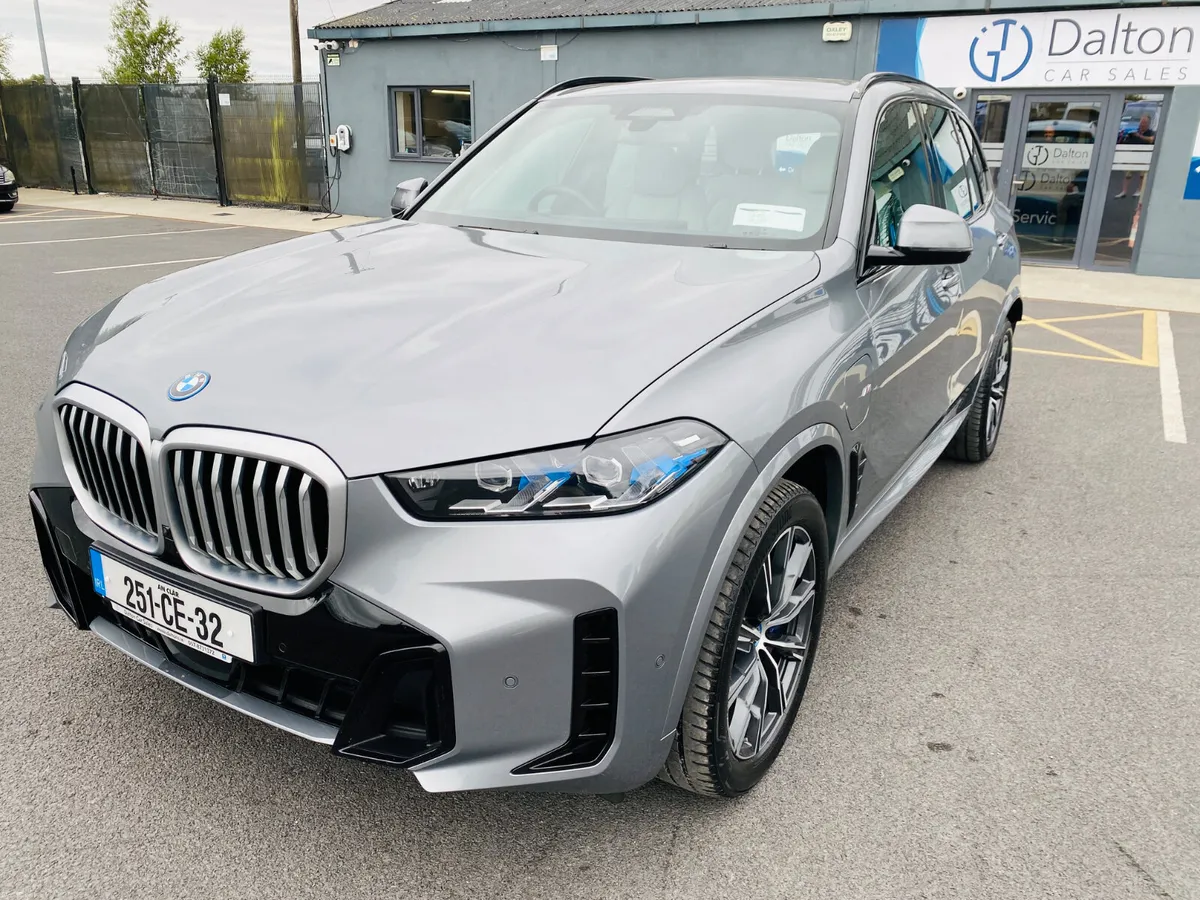 BMW X5 M-Sport 50e XDRIVE HYBRID 2025 (251) - Image 1