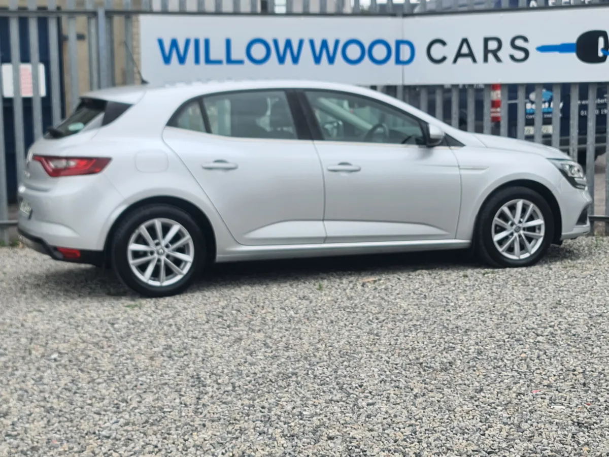 Renault Megane 1.5dci Dynamique NAV 2017 - Image 6