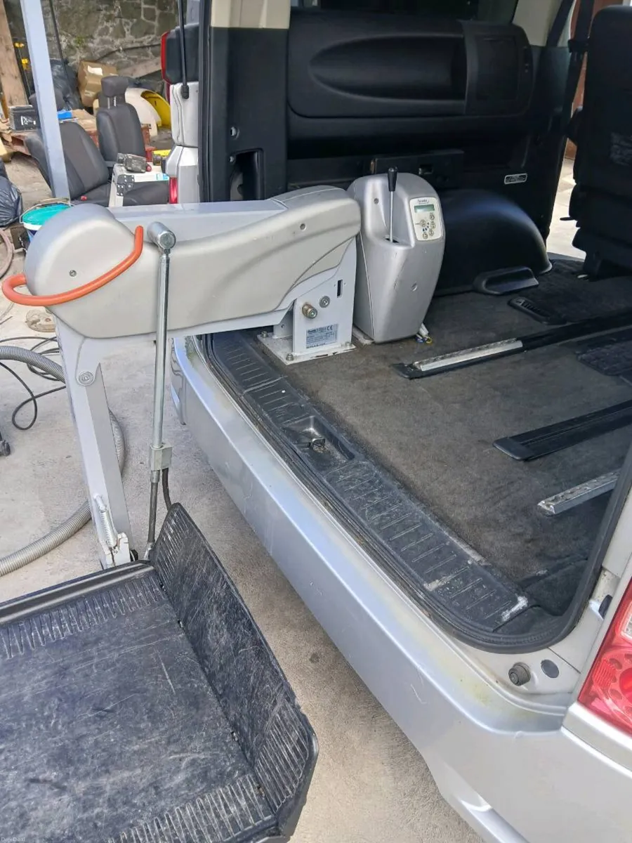 Nissan elgrand 2.5 Auto.    Read ad - Image 4