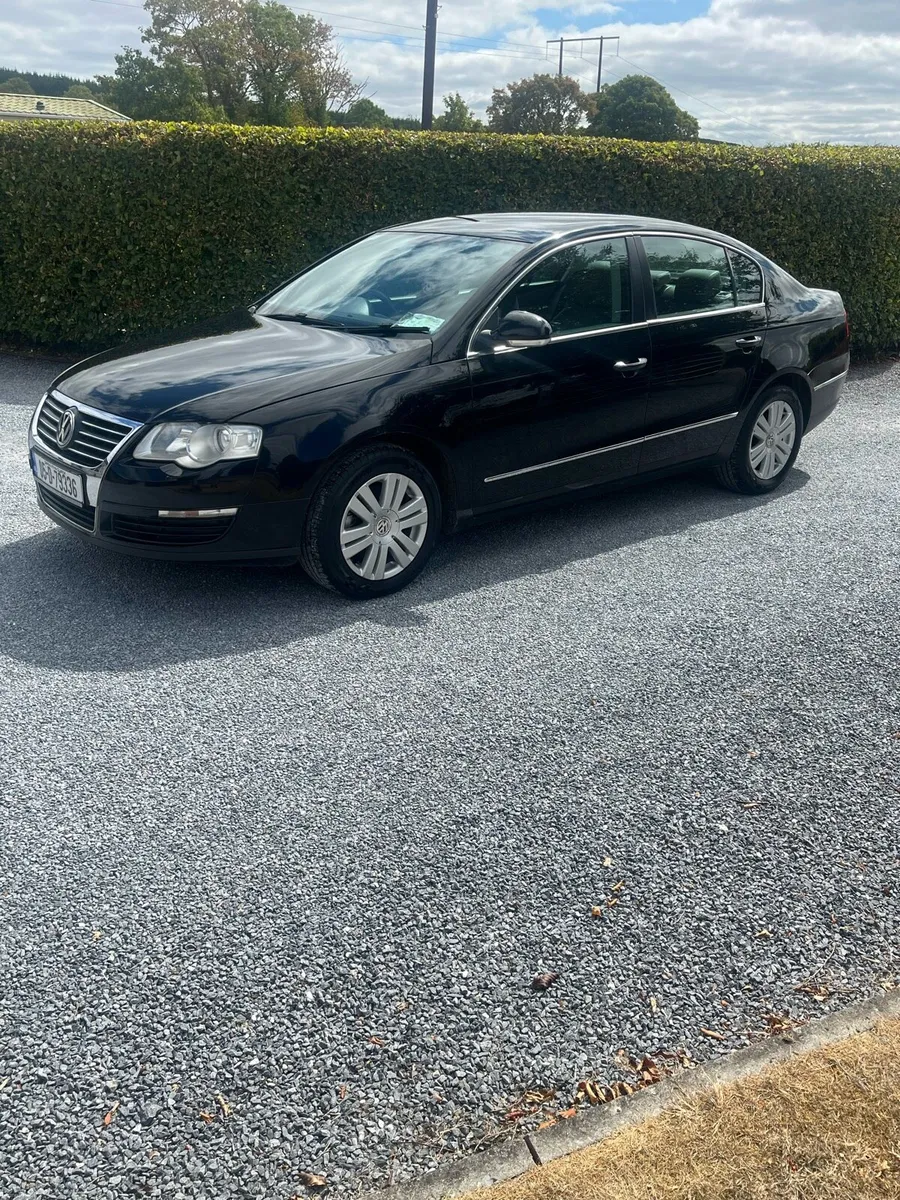 Volkswagen Passat - Image 1