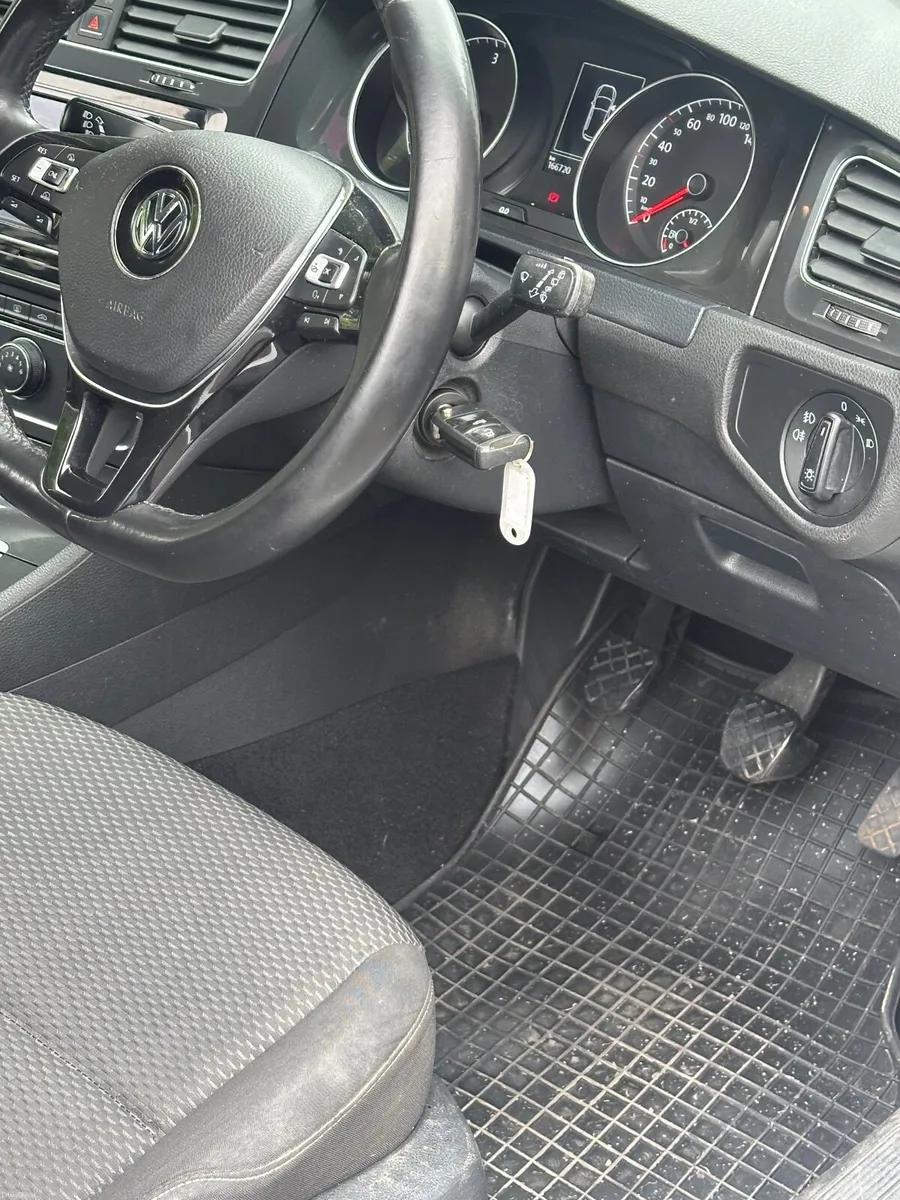 Volkswagen Golf 2018 Low mileage - Image 5