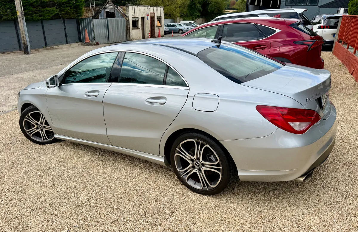 2016 Mercedes-Benz CLA Urban 1.6 Petrol Manual - Image 5