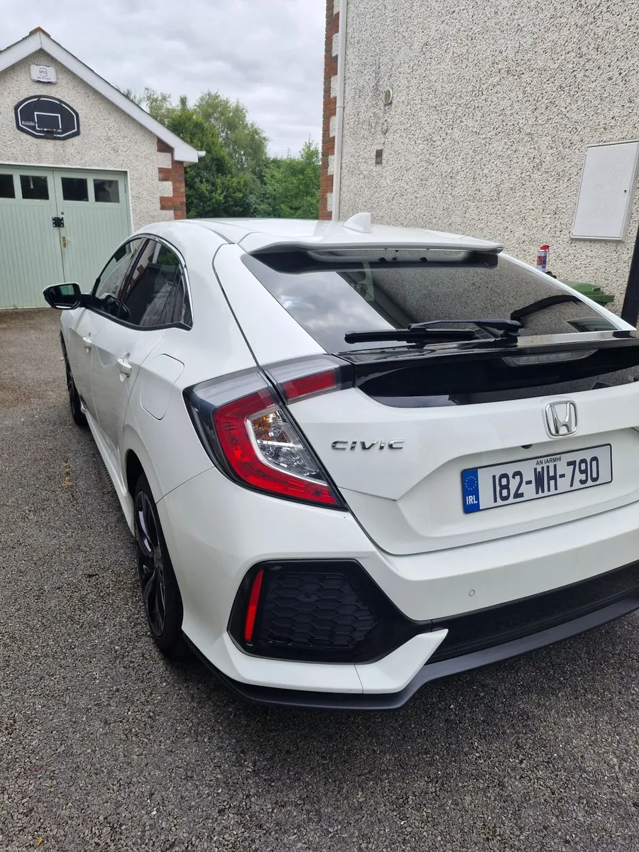 Honda Civic 2018 - Image 1