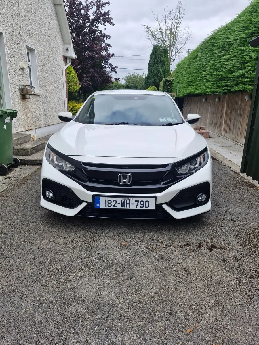 Honda Civic 2018 - Image 2