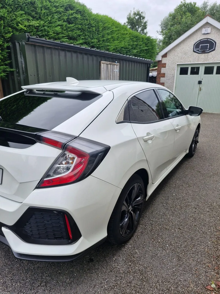 Honda Civic 2018 - Image 3