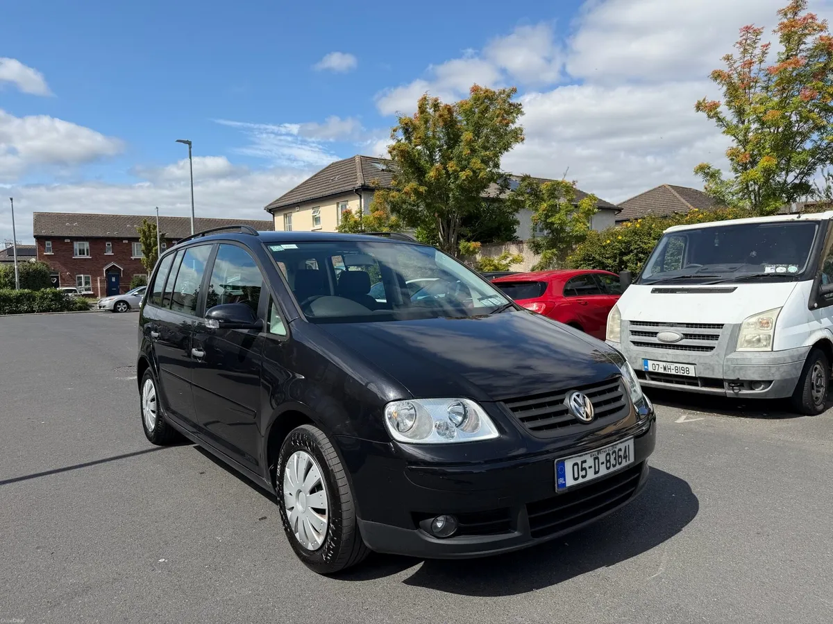 Volkswagen Tourane 1.6  Quick sale - Image 1