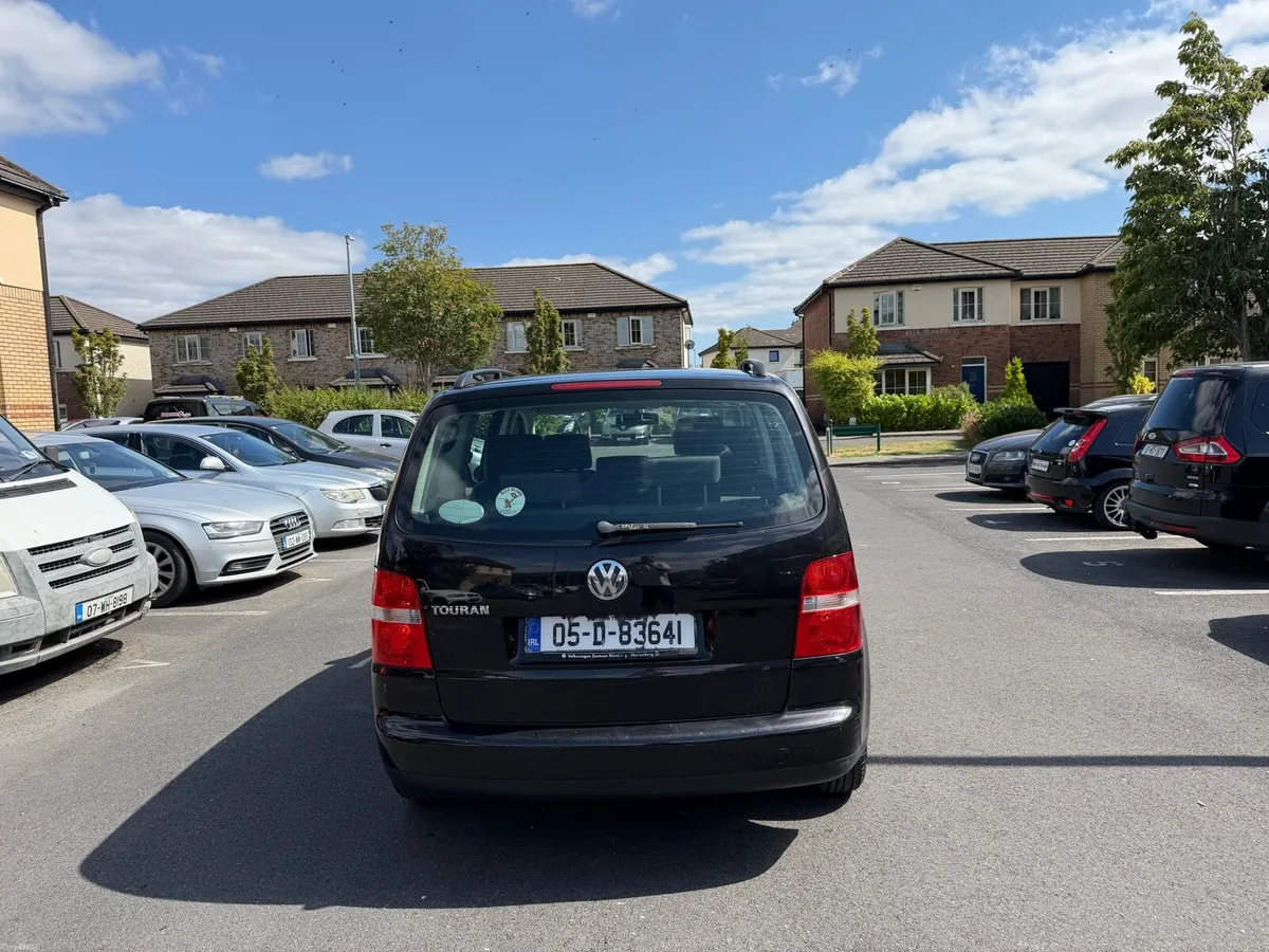 Volkswagen Tourane 1.6  Quick sale - Image 5
