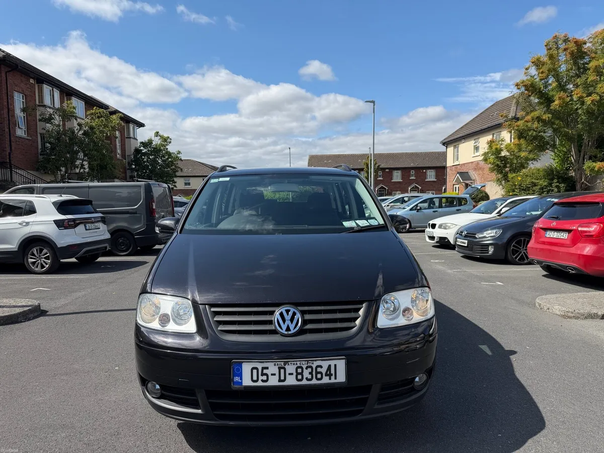 Volkswagen Tourane 1.6  Quick sale - Image 3