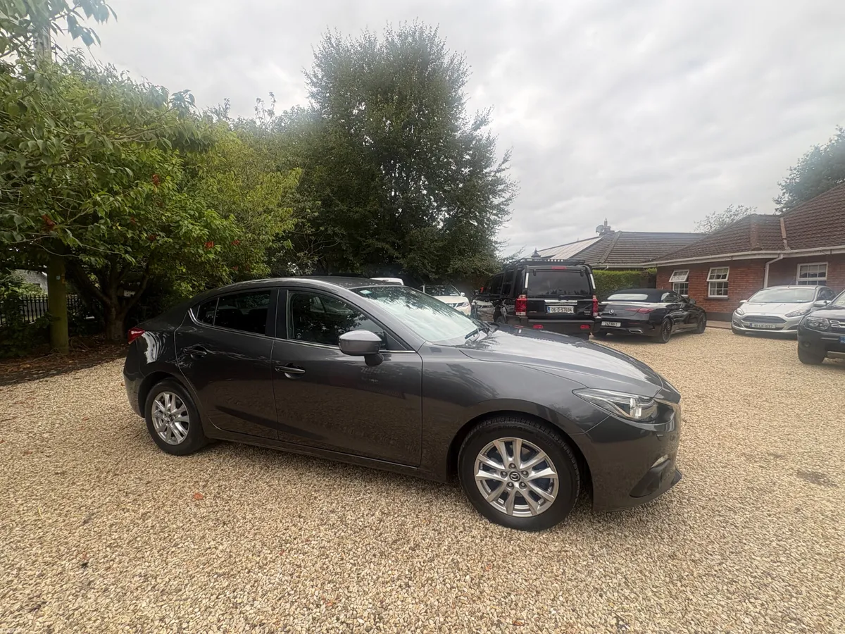 Mazda Mazda3 2015 , diesel , manual - Image 1