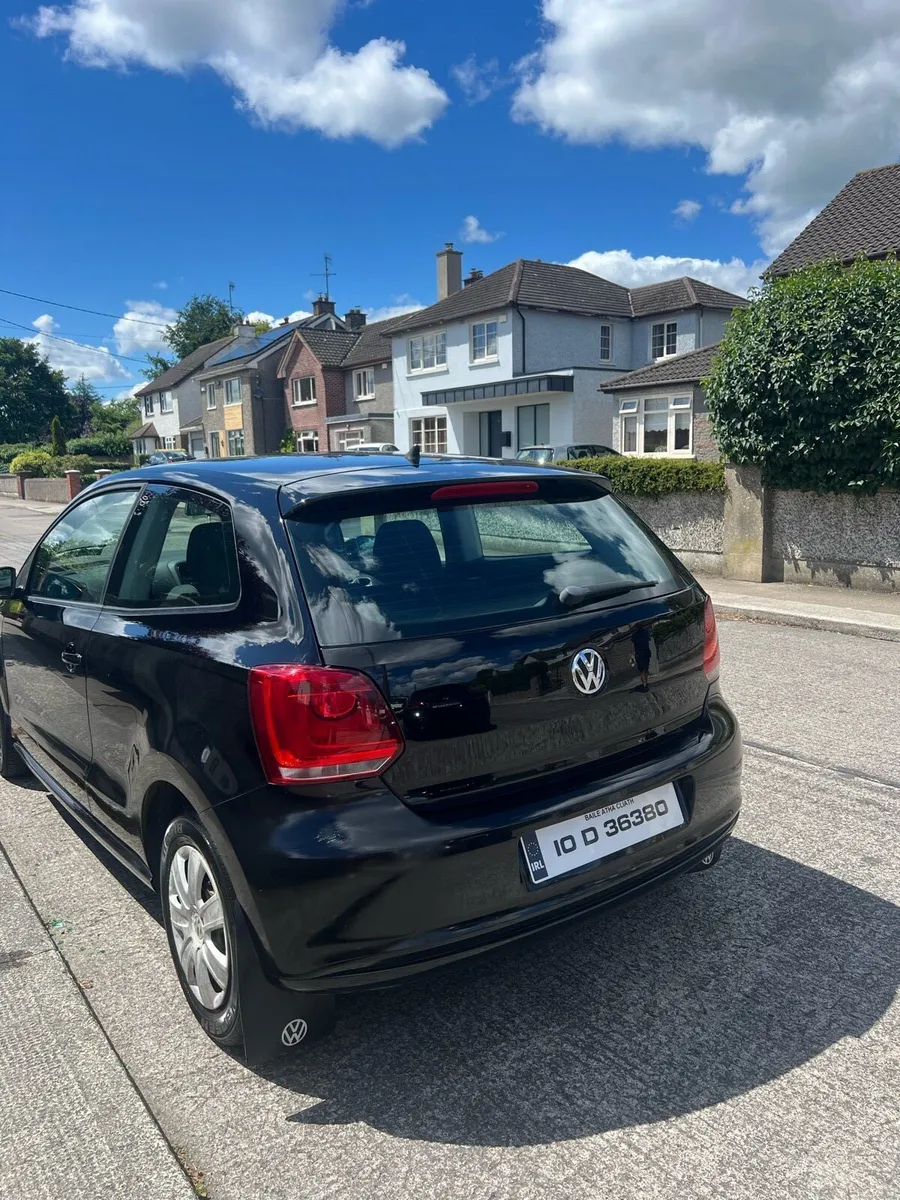 2010 Volkswagen Polo - Image 2