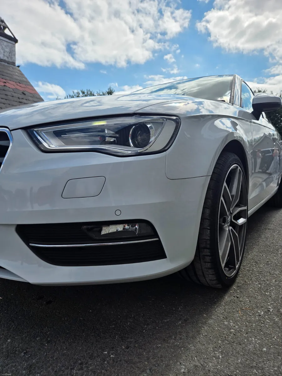 2015 Audi A3 1.4tfsi / LOW MILEAGE - Image 4