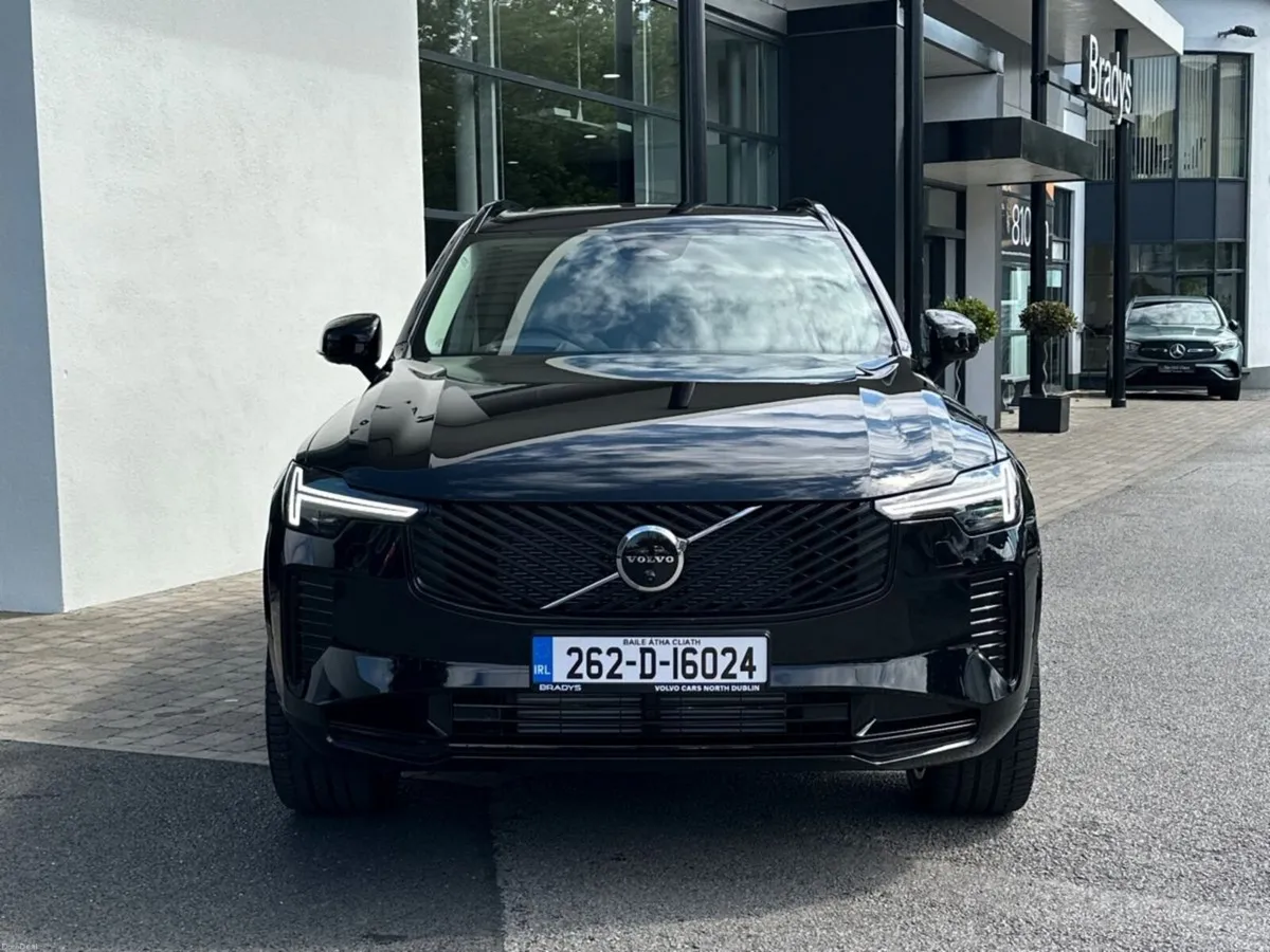 Volvo XC90 XC90 T8 ULTRA Dark AWD PHEV--Front Seat - Image 2