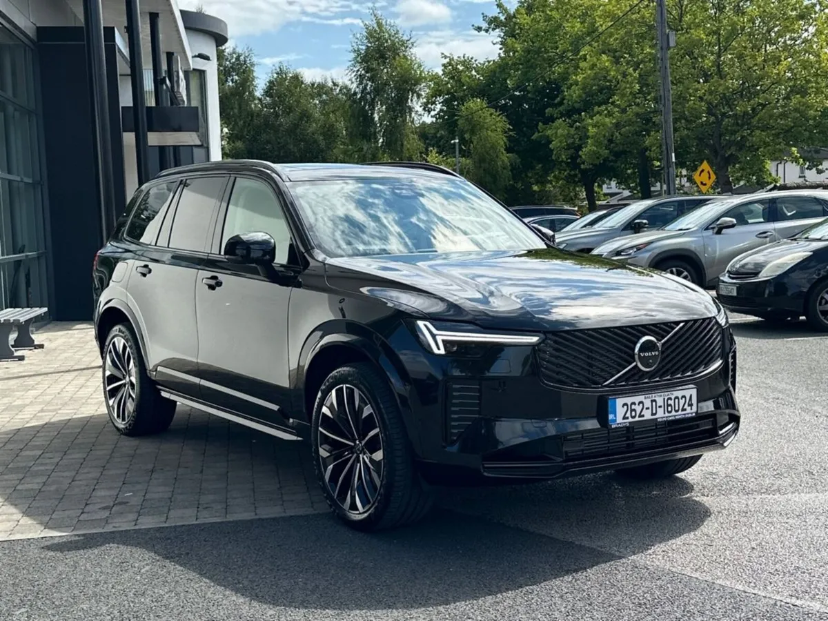 Volvo XC90 XC90 T8 ULTRA Dark AWD PHEV--Front Seat - Image 3