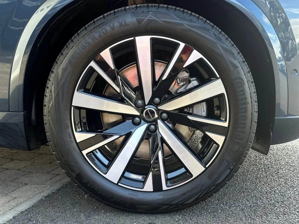 Volvo XC90 0.95% PCP on this car T8 Plus Bright AW - Image 4