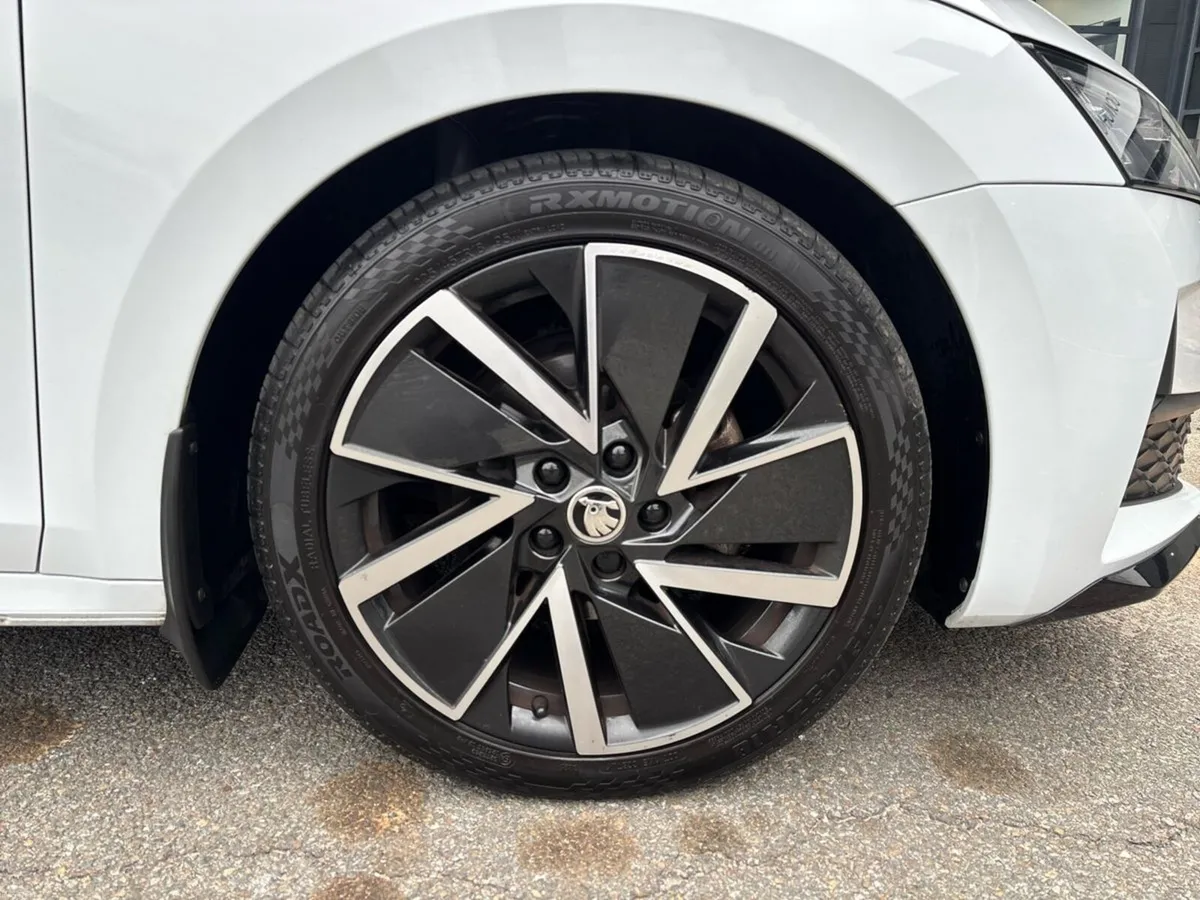 Skoda Octavia Sportline 2.0TDI 150HP DSG - Image 5