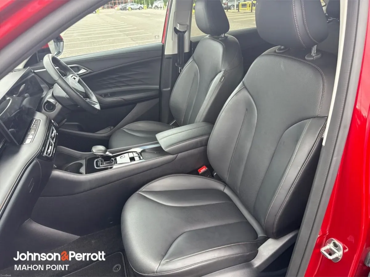 MG HS EXCLUSIVE TOP SPEC PLUG IN HYBRID - Image 3