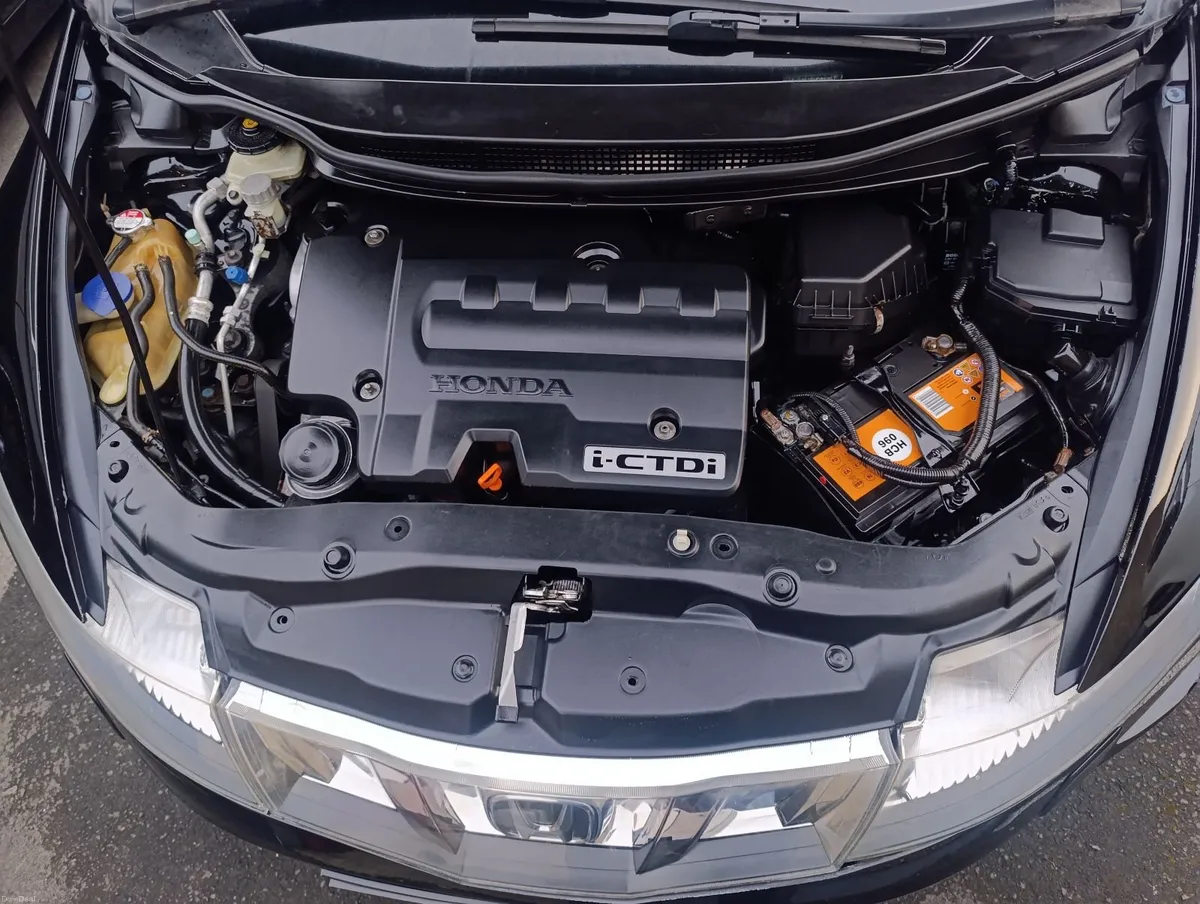 Honda Civic 2009 - Image 2