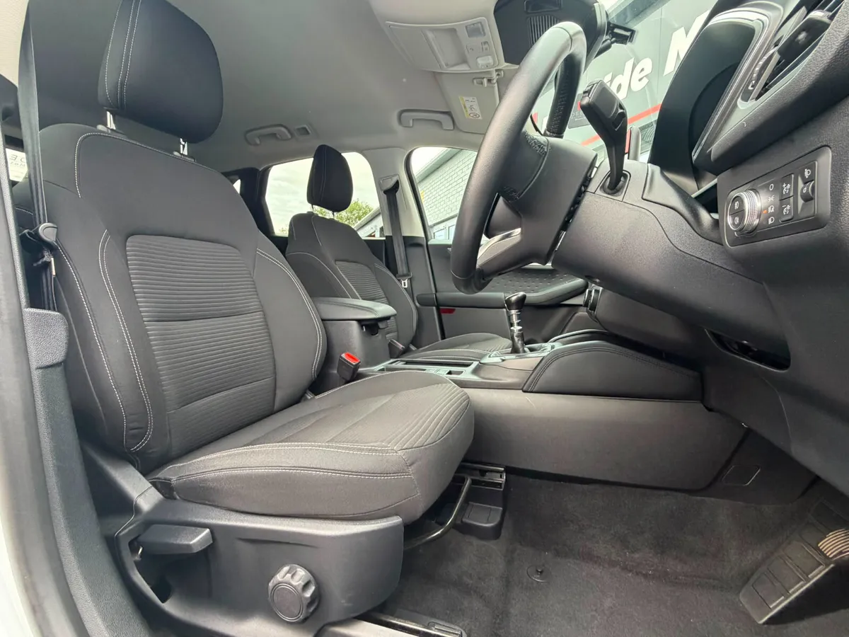 (211) Ford Kuga Titanium//CarPlay//Sensors - Image 6