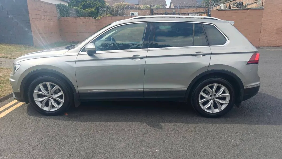 Volkswagen Tiguan Highline 2.0 manual - Image 4