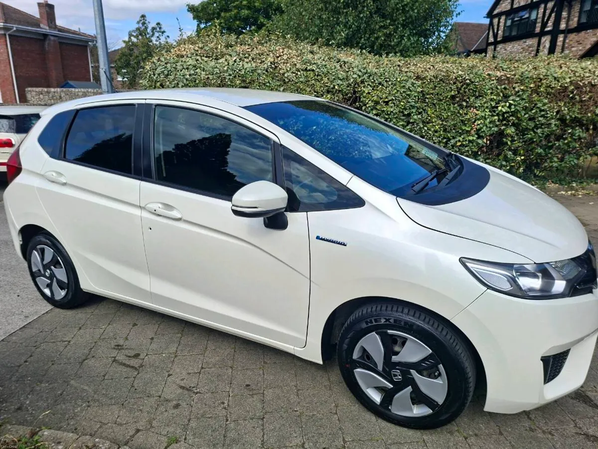 HONDA FIT 1.5 PETROL HYBRID AUTOMATIC 2015 - Image 2