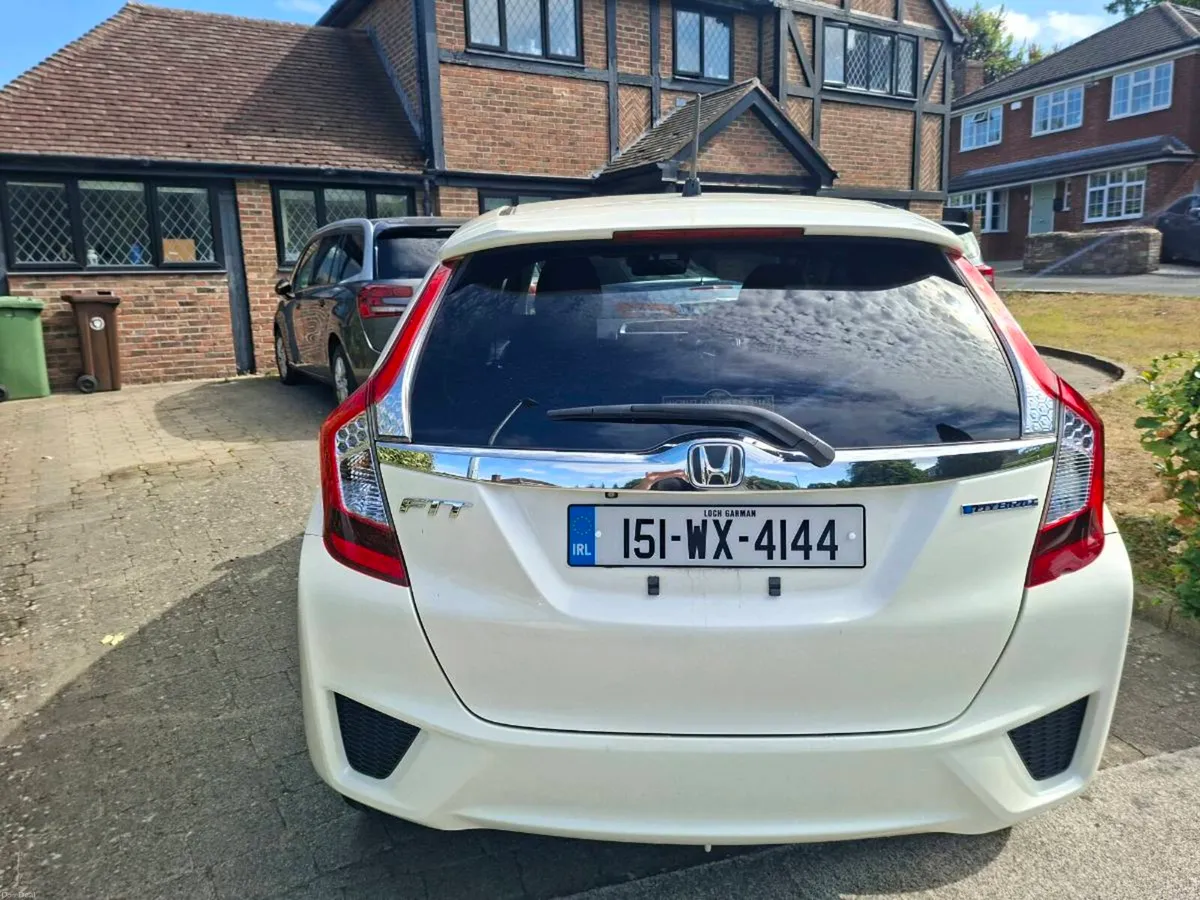 HONDA FIT 1.5 PETROL HYBRID AUTOMATIC 2015 - Image 4