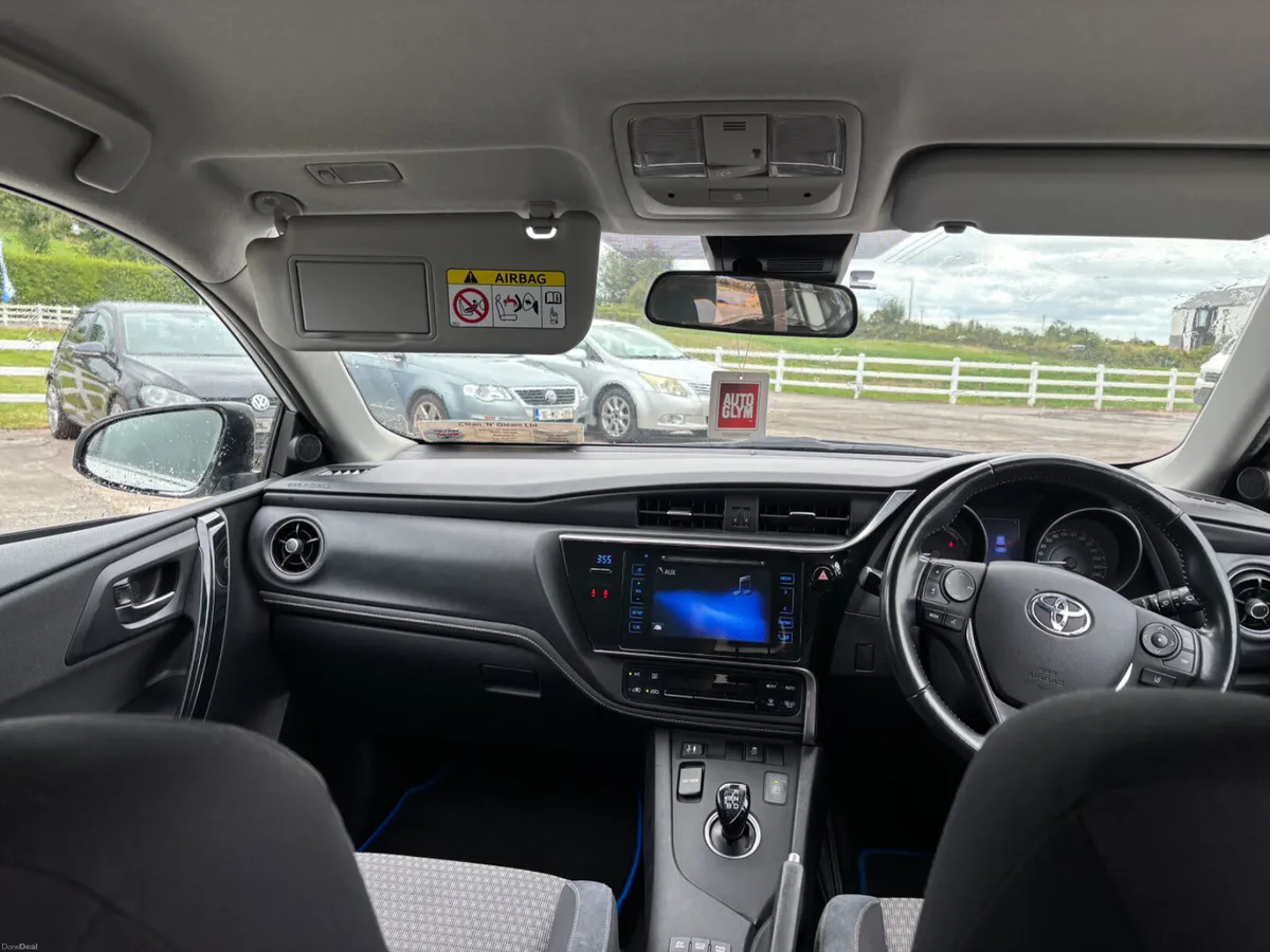 Toyota Auris 2018 - Image 6
