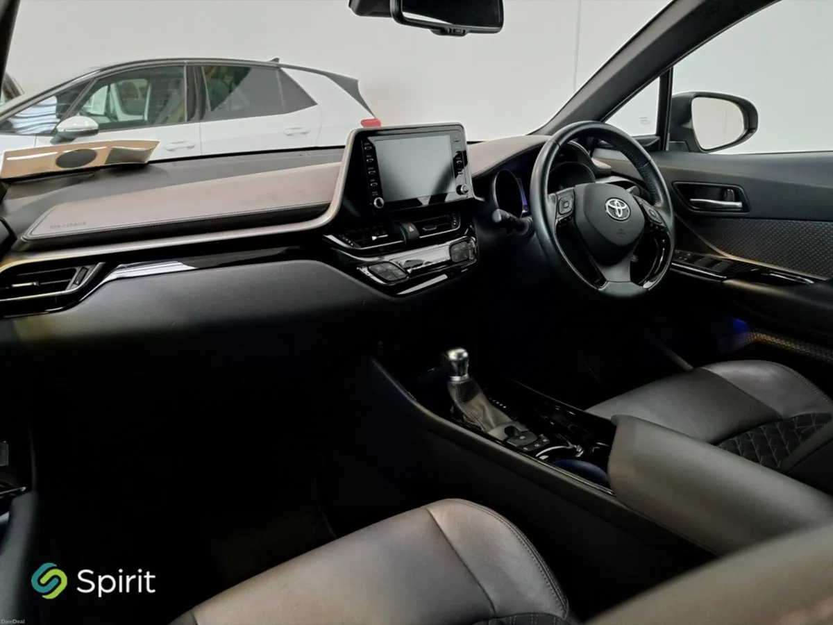 Toyota C-HR Sol Hybrid 1.8 *Call Andrew 0862617858 - Image 4