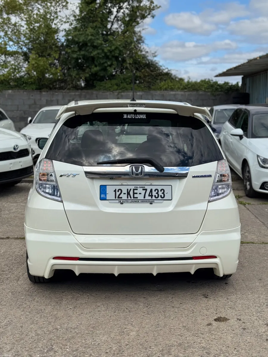 Honda Fit 1.3 Hyrbid 2012 41000KM Heated Seats - Image 5