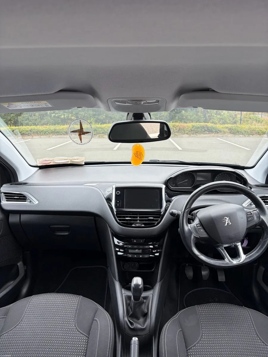 Peugeot 208 - Image 6